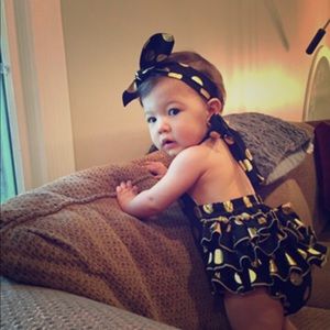 1 adorable jumper! Fits like 12mnth (actual 18m)